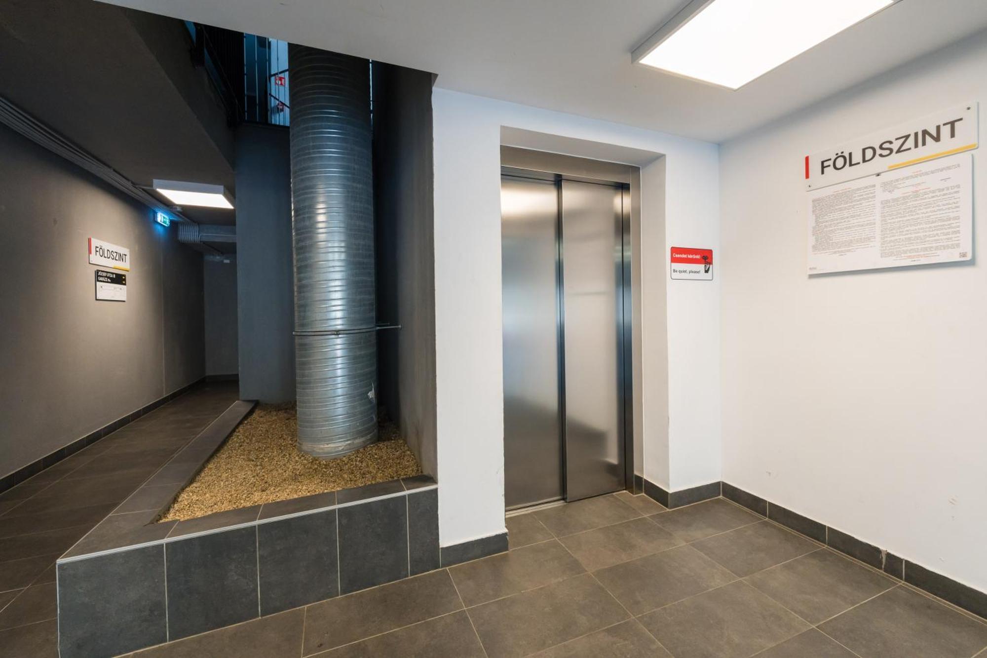 Brand New Modern Apartment-2 Rooms-Balcony-Garage Budapest Extérieur photo